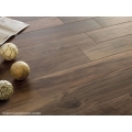 LINEE EFFETTO LEGNO PAVIMENTI E RIVESTIMENTI IN GRES PORCELLANATO
